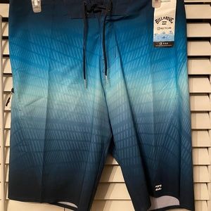 Billabong swim trunk size 34 NWT